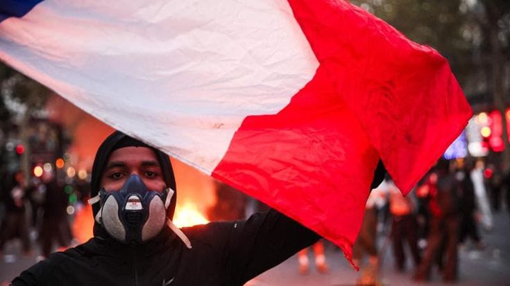 Il sociologo Fourquet: “Nei giovani francesi tanta rabbia, si è rotto il patto tra generazioni”