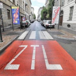 Il Politecnico dà i voti alla nuova Ztl di Torino: "Sì al ticket, ma è troppo piccola"