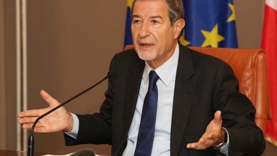 Coronavirus, Musumeci pronto a riaprire gli stadi: "Se Roma non decide lo faremo noi"