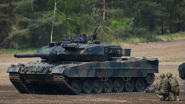 Corsa al riarmo in Europa: Francia e Germania in prima linea nell'aumento delle spese militari
