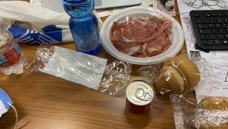 Separati in mensa. Non ha il vaccino un lavoratore su tre