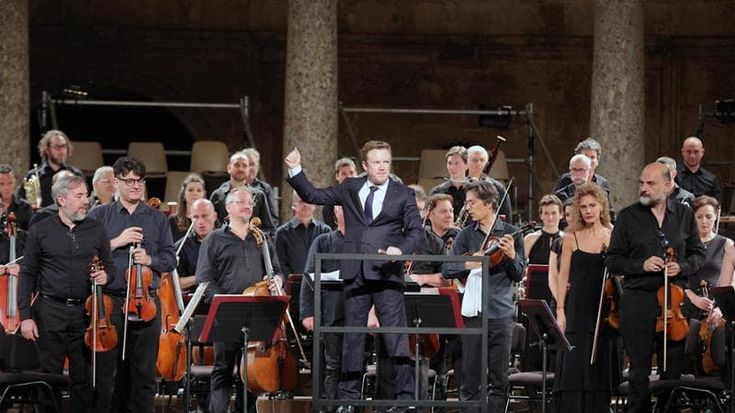 Harding “Musica all’aperto un’esperienza magica”. E ora i Carmina Burana