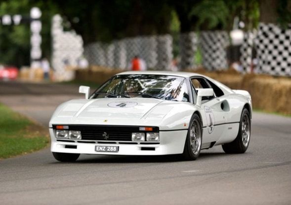 Livrea #52, ispirata alla Ferrari GTO del 1984