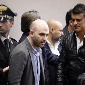 Minacce a Saviano, assolti Iovine e Bidognetti. Lo scrittore: "Vittoria a met&agrave;"