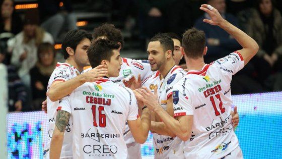 Volley, Superlega: Modena vince solo al tie break, la Lube si avvicina