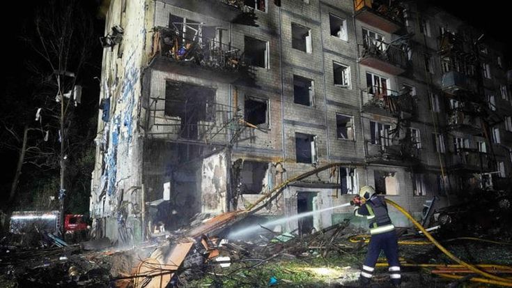 Pioggia di missili su Kiev, l’offensiva di Mosca dopo il dietrofront di Trump sui Patriot