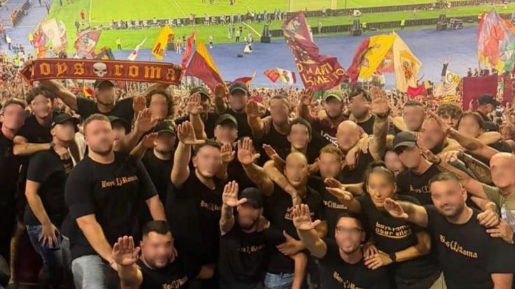 Saluti romani in Curva Sud dopo Roma-Atalanta: la festa neofascista dei Boys