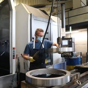 Lavoro, l'emergenza frena i nuovi contratti: -10,4% nel primo trimestre