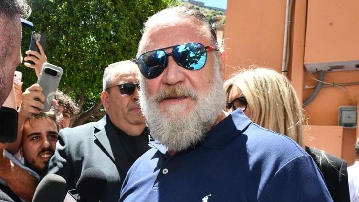 Russell Crowe e Miriam Leone, a Taormina sogni e radici