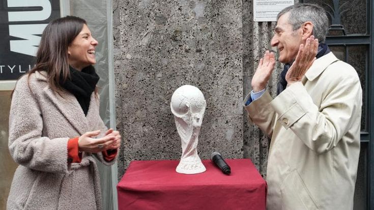 La Coppa del Mondo Fifa nacque in via Volta a Milano: una targa per celebrarla