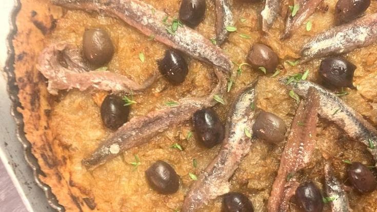 Con acciughe e cipolle senti odor di Provenza