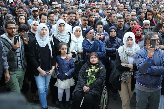 Bologna, manifestazione di solidarietà con le vittime del massacro in moschea