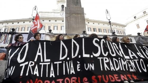 Scuola, Renzi: "Sì al dialogo, no al boicottaggio". Il governo: "No a fiducia sulla riforma"