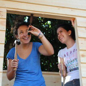 Milano, il compleanno solidale di Maddalena: raccolta fondi per costruire case in Costa Rica