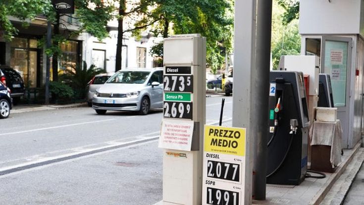Il rebus dei buoni benzina. A rischio pensionati e disoccupati