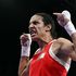 Khelif vince ancora, la pugile algerina batte Hamori ed è medaglia certa nei 66 kg. Poi scoppia a piangere: “Combatto per la dignità di ogni donna”