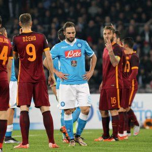 Napoli, per Sarri il momento della verità. Higuain per blindare la Champions