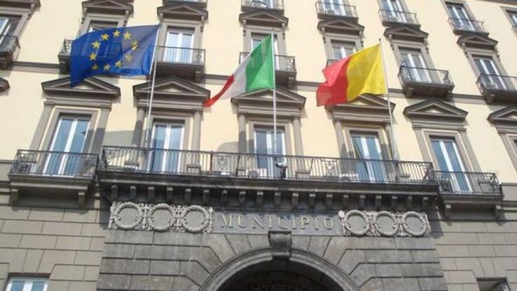 Bistrot di de Magistris jr il Comune corre ai ripari