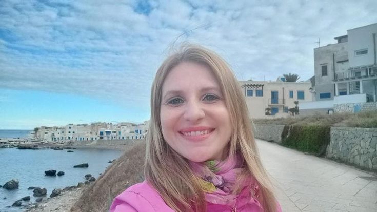 La sfida di Giuliana Clemente: “Ho mollato il posto fisso per insegnare da precaria all’unica alunna di Marettimo”