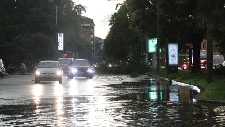 Maltempo Emilia-Romagna, dopo il nubifragio conta dei danni nelle città e nei campi