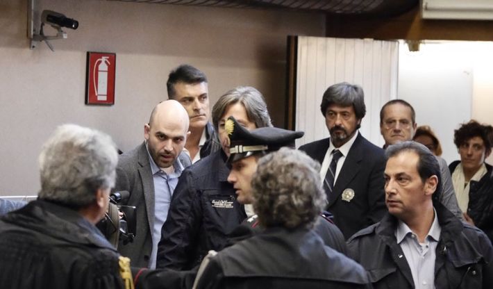 Roberto Saviano in aula a Napoli