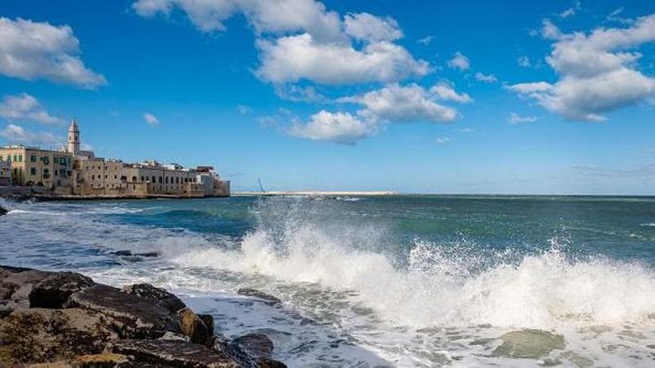 In Puglia venti forti fino a 70 km/h, scatta l’allerta meteo gialla di 24-36 ore su tutta la regione