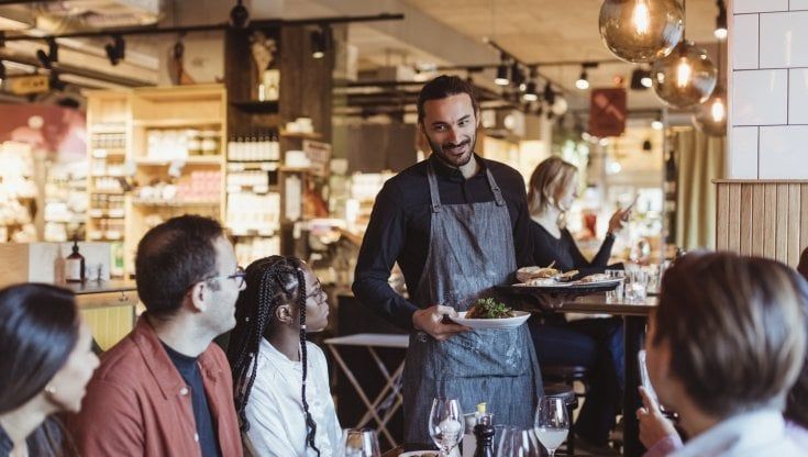 Consumi in crescita a valore, ma solo per effetto dell’inflazione