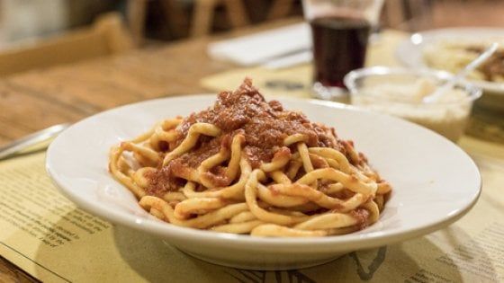 Pici, gli antenati etruschi degli spaghetti dal nome avvolto nel mistero