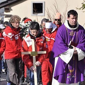 Piccolo sciatore cadde e morì a la Thuile: condannata a un anno la maestra di sci 