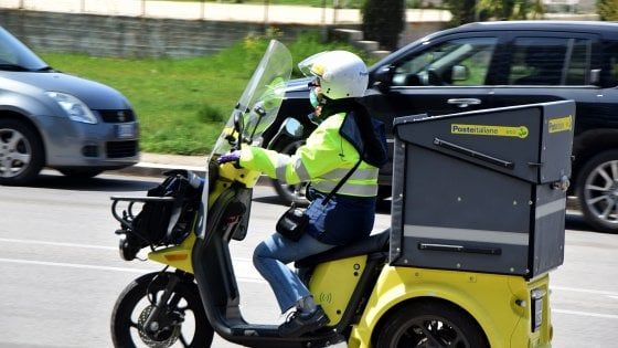 Coronavirus, sulle pensioni accordo Poste e Carabinieri per portarle a casa chi ha 75 anni o più