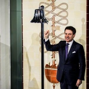 Borse poco mosse con il Capodanno cinese. Lo spread torna sotto 260 punti