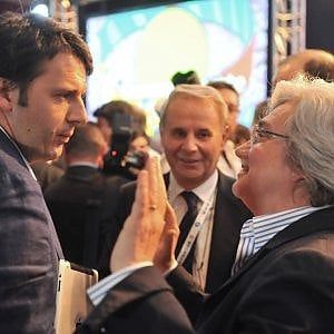 Renzi: "Frase inaccettabile". E De Luca chiede scusa a Bindi