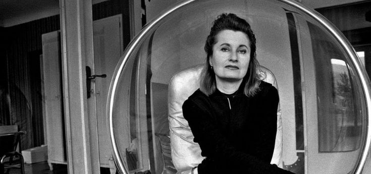 Elfriede Jelinek, la Nobel "fastidiosa": "La rabbia è la tragedia dei nostri tempi"