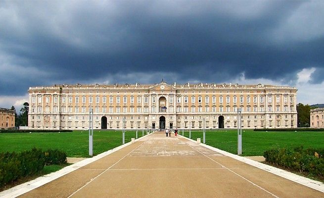 Manca la corrente elettrica: la Reggia<br /> di Caserta chiude per un giorno