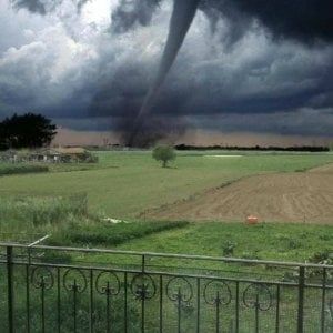 Siti di meteorologia: "Quella foto è un fake, nessun tornado in Emilia-Romagna"