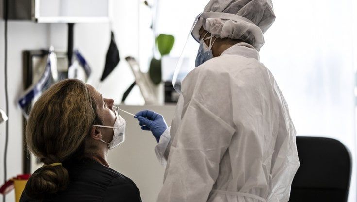 Covid, in Piemonte i tamponi costano più del doppio rispetto ad altre regioni