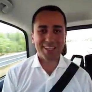 Di Maio: "Stop alle delocalizzazioni da chi ha preso soldi dallo Stato"