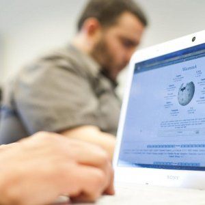 Il popolo di Wikipedia agli scienziati: "Aiutateci, saremo più autorevoli"
