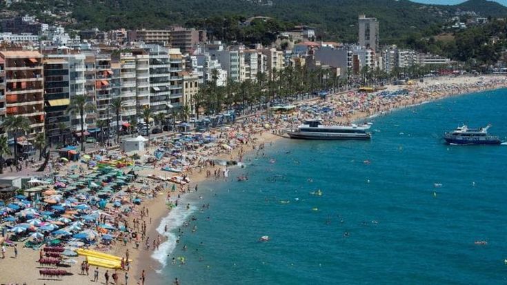 L’antropologa francese “infiltrata” nella movida estiva: “Certe notti tra alcol e sessismo”