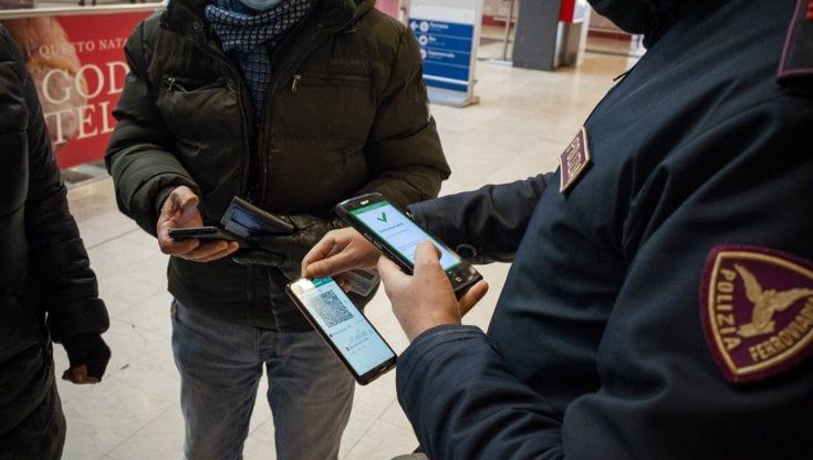 Sicilia, flop controlli su bus e tram nel primo giorno del Green Pass rafforzato