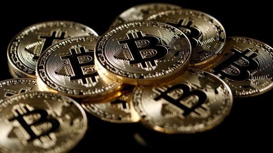 Usa a rischio paralisi, ma le Borse Ue chiudono positive. Bitcoin, nuove strette da Cina e Sec