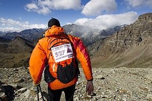 Tor des G&eacute;ants, muore nella bufera<br />la corsa continua al traguardo di Courmayeur