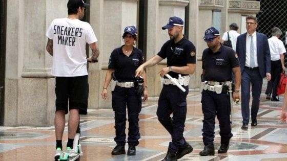 In tre mesi 150 incidenti e 350 multe a Milano: è sempre più monopattino selvaggio