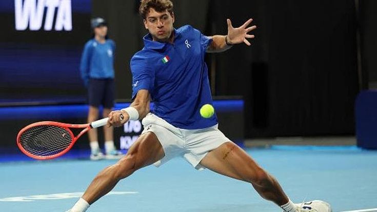 United Cup, Svizzera-Italia 2-1. Cobolli batte Wawrinka ma gli elvetici conquistano il doppio