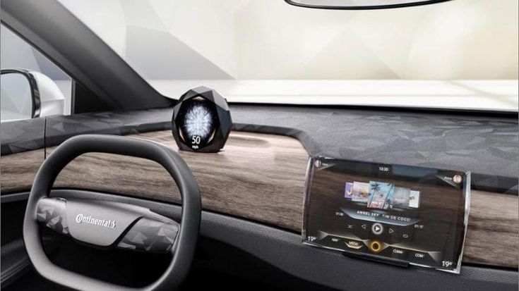 Lo schermo Swarovski sul cruscotto: l’incredibile effetto dei nuovi monitor