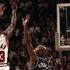 Michael Jordan, la canotta delle Finals 1998 venduta all’asta per 12 milioni di dollari: è record