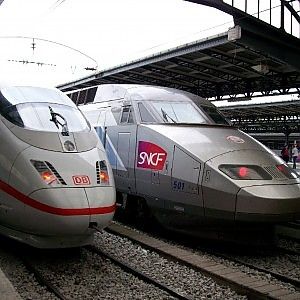 Francia, Tgv nel mirino: "E' un buco nero per lo Stato"