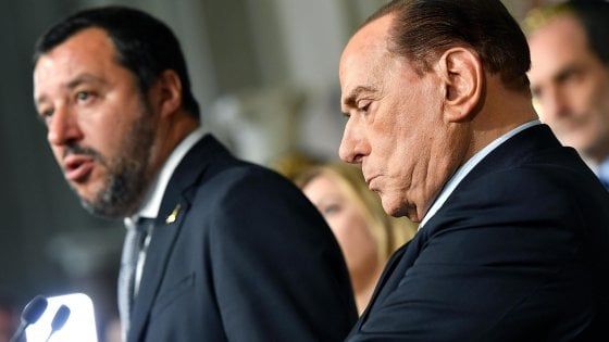 Governo M5S-Lega, Berlusconi: "Nessun veto all'intesa ma no alla fiducia" 