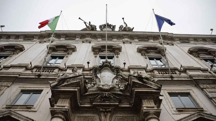 Pensione di reversibilità alle coppie gay, sentenza storica della Consulta: cosa cambia
