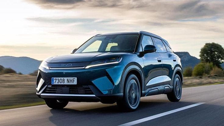 Byd Atto 2 DM-i, autonomia di 1.000 km per la super ibrida plug-in. La prova
